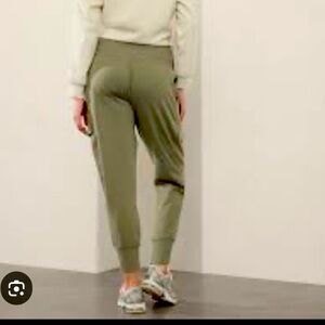 EUC Athleta Venice jogger  olive green